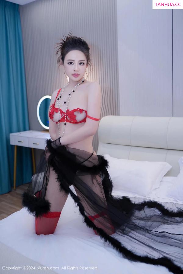   [XiuRen]高清写真图 2024.04.25 No.8447 甜七七 丝袜美腿第41张图片